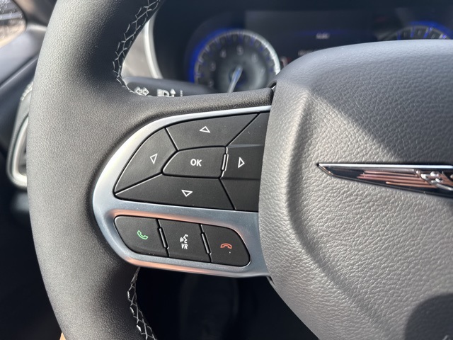 2026 Chrysler Pacifica photo 16