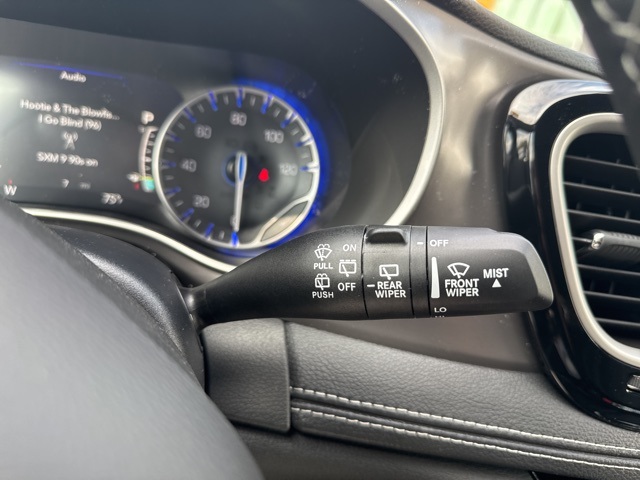 2026 Chrysler Pacifica photo 18