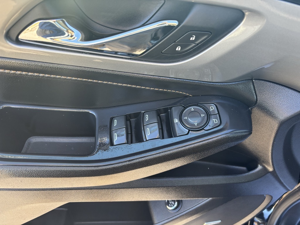 2021 Chevrolet Traverse RS:16975P