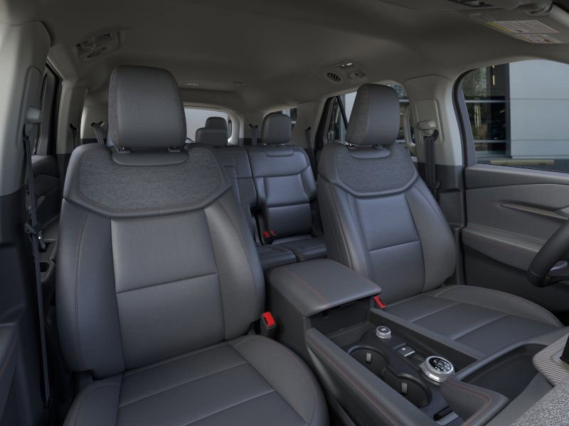 2025 Ford Explorer photo 9