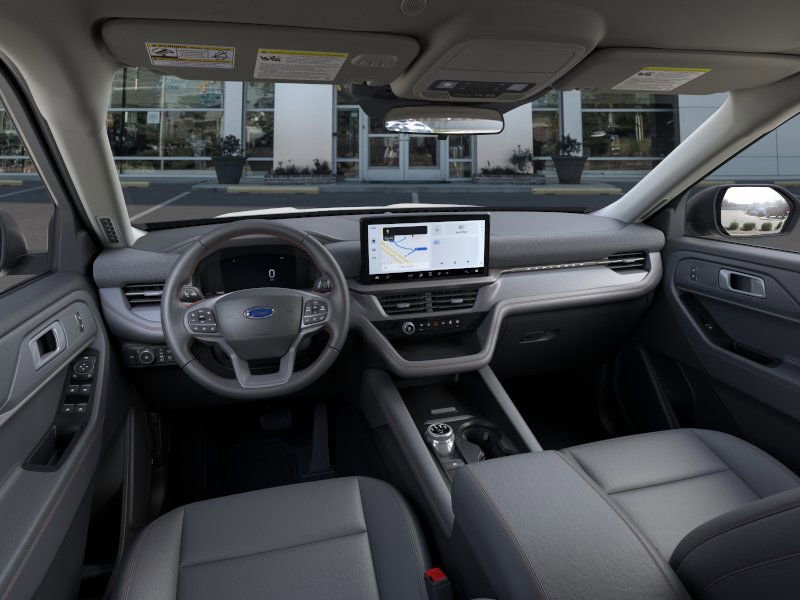 2025 Ford Explorer photo 8