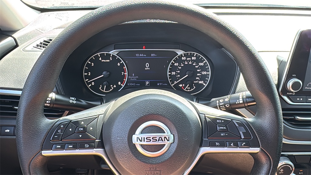 2022 Gun Metallic Nissan Altima 2.5 SV FWD Sedan