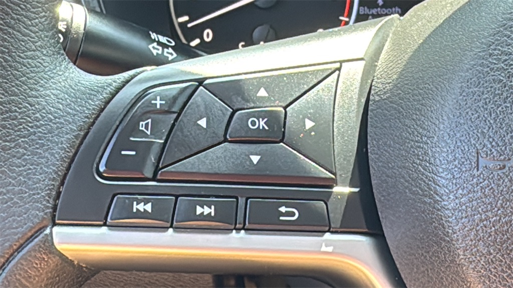 2022 Gun Metallic Nissan Altima 2.5 SV FWD Sedan