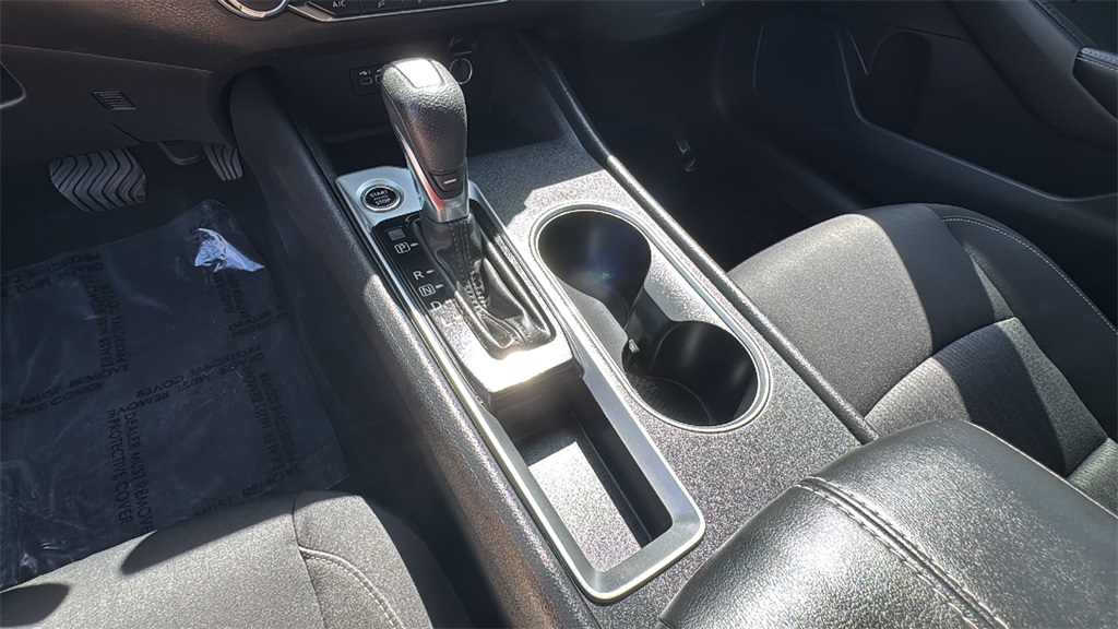 2022 Gun Metallic Nissan Altima 2.5 SV FWD Sedan
