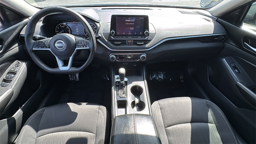 2022 Gun Metallic Nissan Altima 2.5 SV FWD Sedan