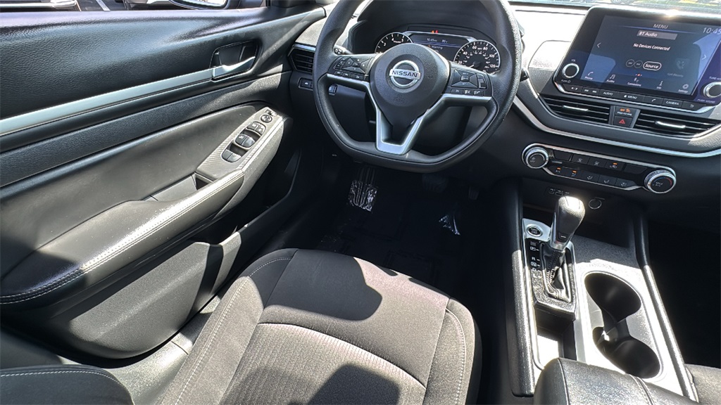 2022 Gun Metallic Nissan Altima 2.5 SV FWD Sedan