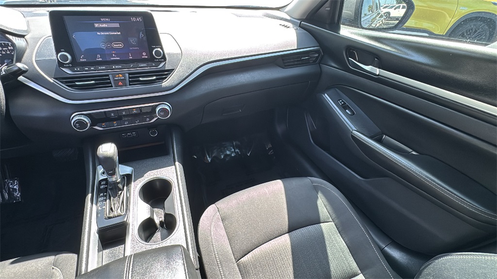 2022 Gun Metallic Nissan Altima 2.5 SV FWD Sedan
