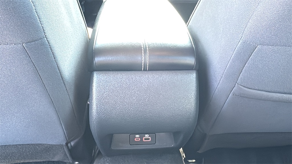 2022 Gun Metallic Nissan Altima 2.5 SV FWD Sedan