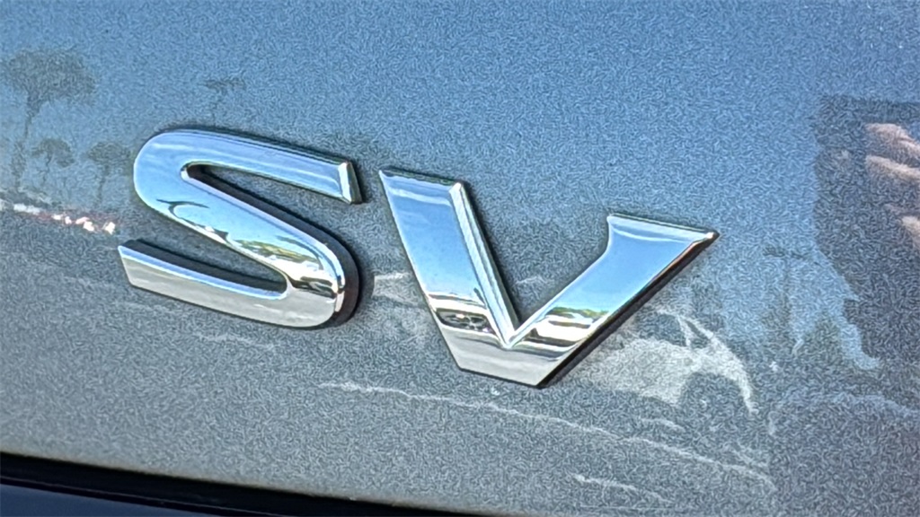 2022 Gun Metallic Nissan Altima 2.5 SV FWD Sedan