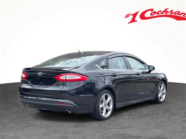 2015 Ford Fusion SE photo 3