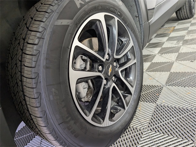 2024 Chevrolet Trailblazer LT photo 2