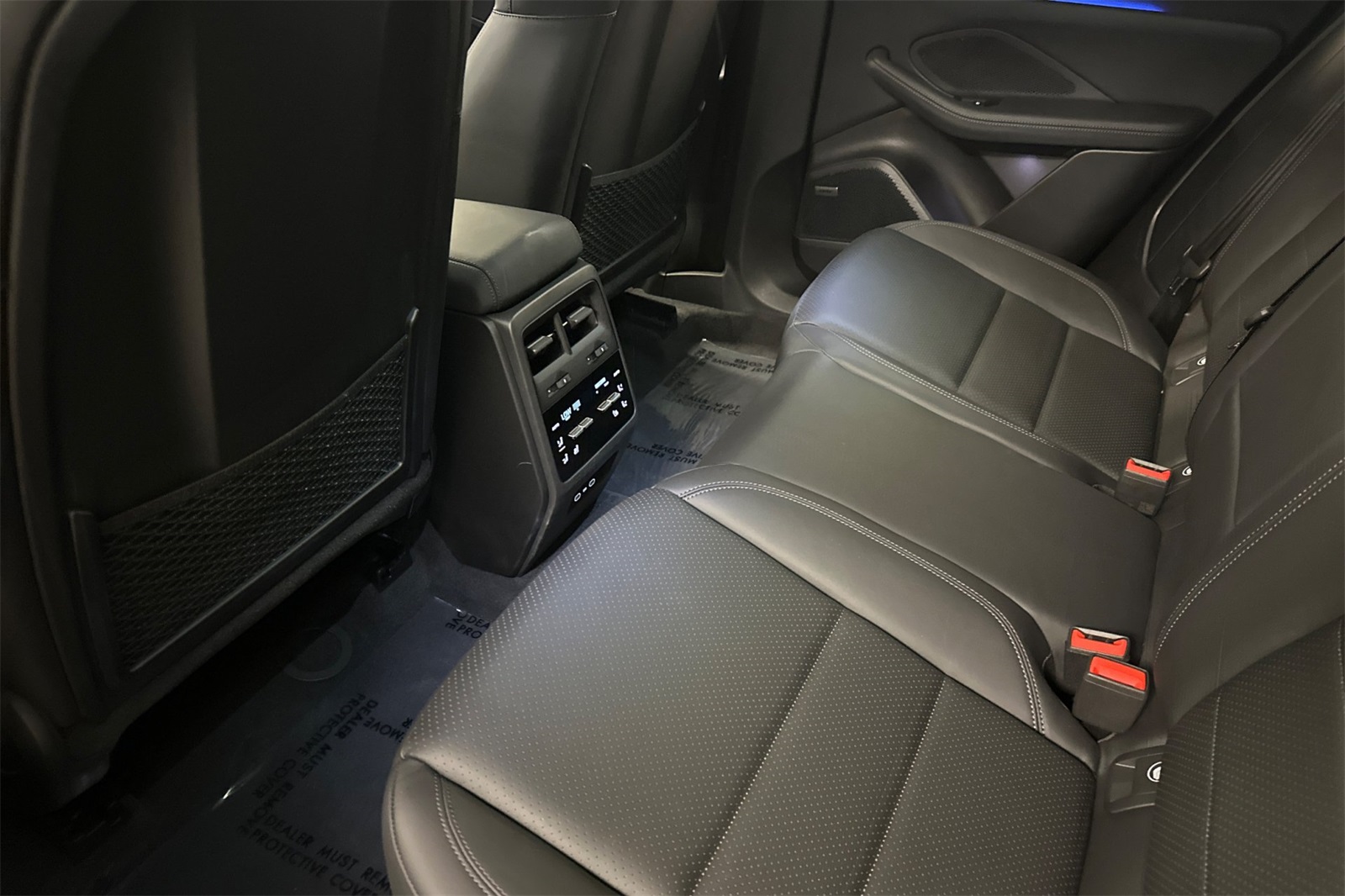 2025 Porsche Macan 4 Electric photo 14