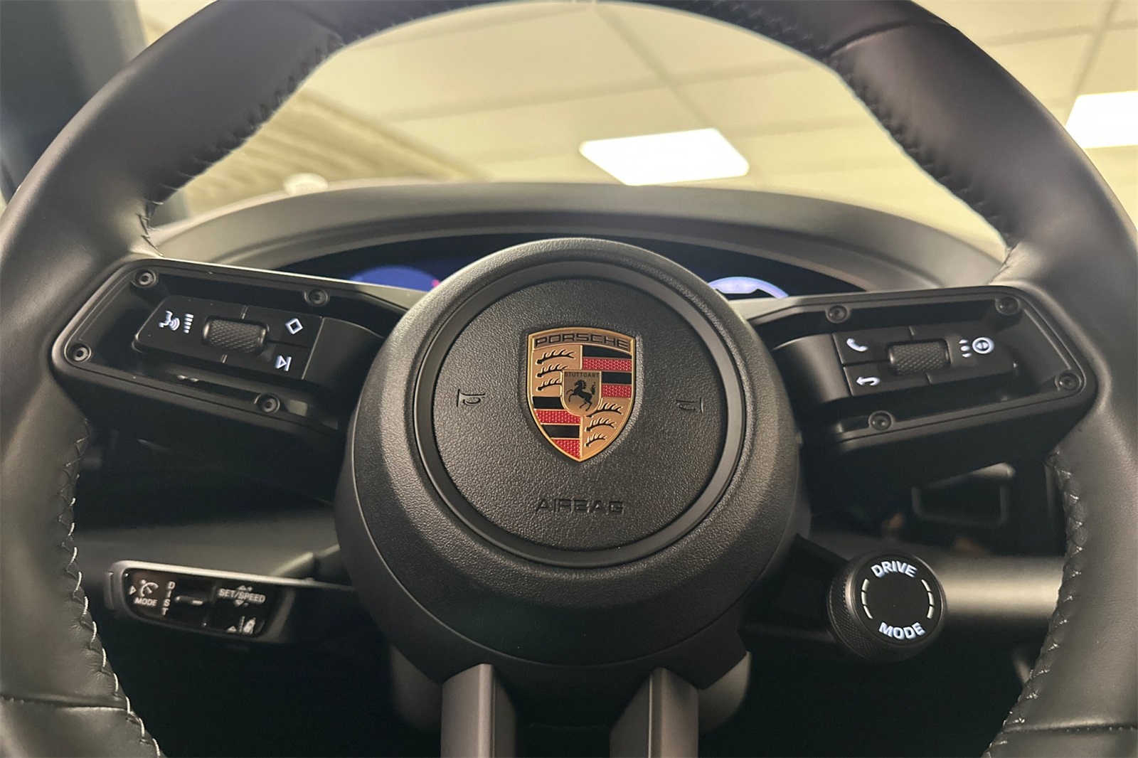 2025 Porsche Macan 4 Electric photo 23