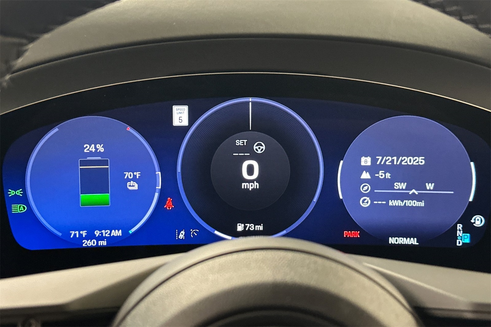 2025 Porsche Macan 4 Electric photo 24