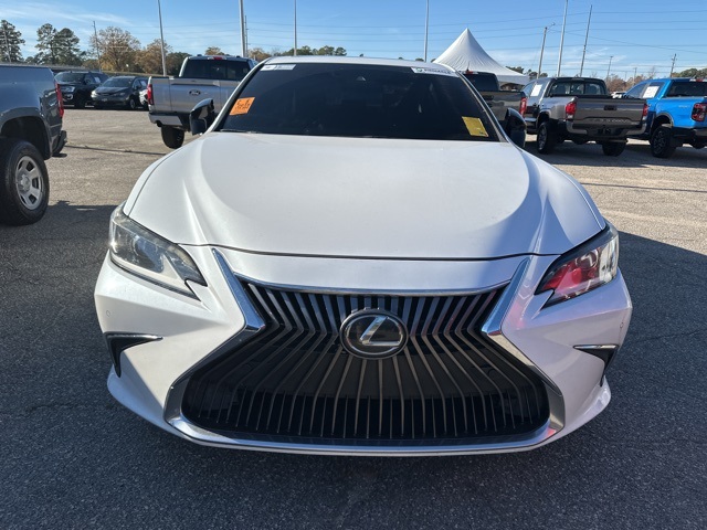 2019 Lexus ES 350's photo