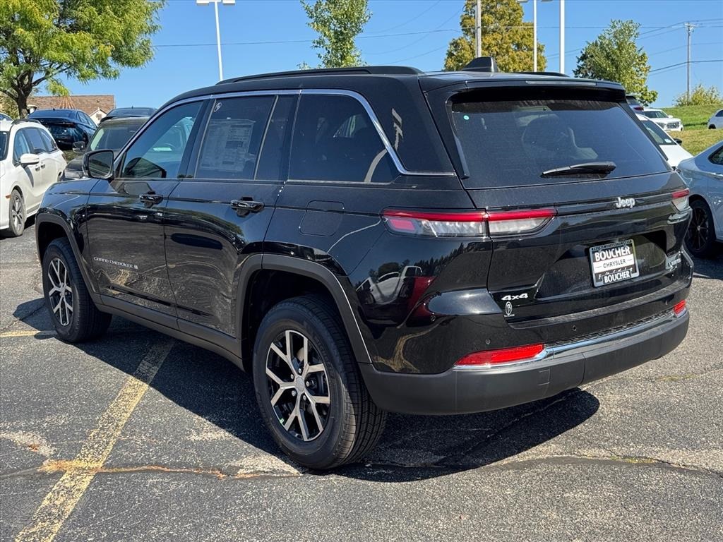 2025 Jeep Grand Cherokee Limited photo 3