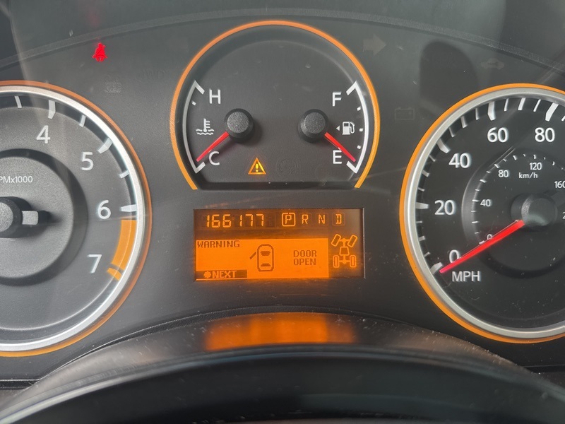 2011 Nissan Titan S Crew Cab photo 11