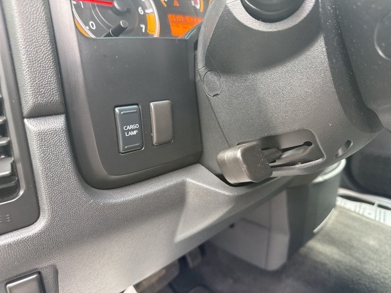 2011 Nissan Titan S Crew Cab photo 17