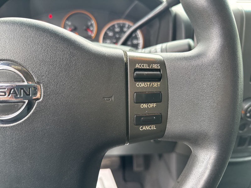 2011 Nissan Titan S Crew Cab photo 18