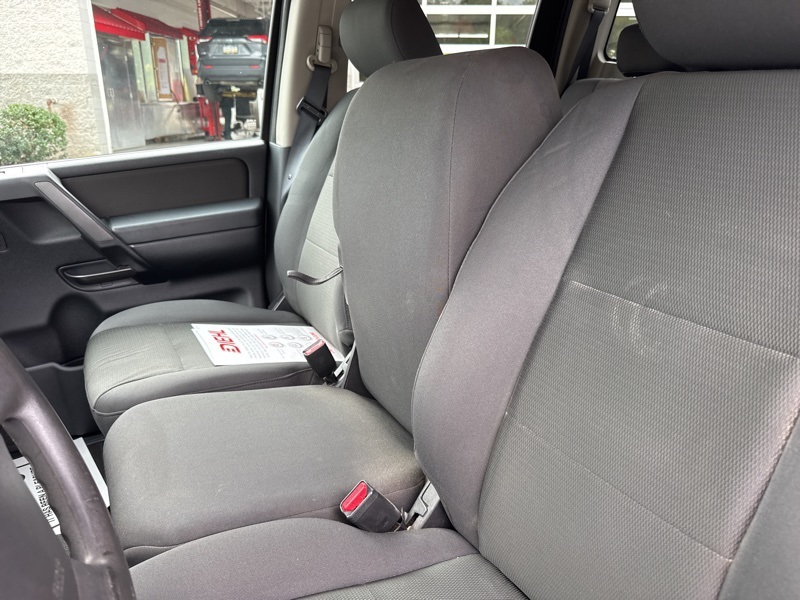 2011 Nissan Titan S Crew Cab photo 25