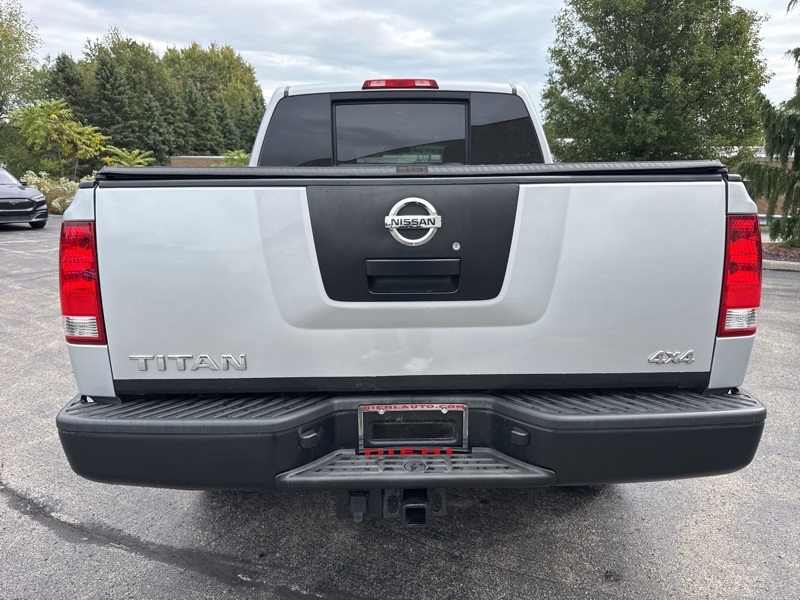 2011 Nissan Titan S Crew Cab photo 4