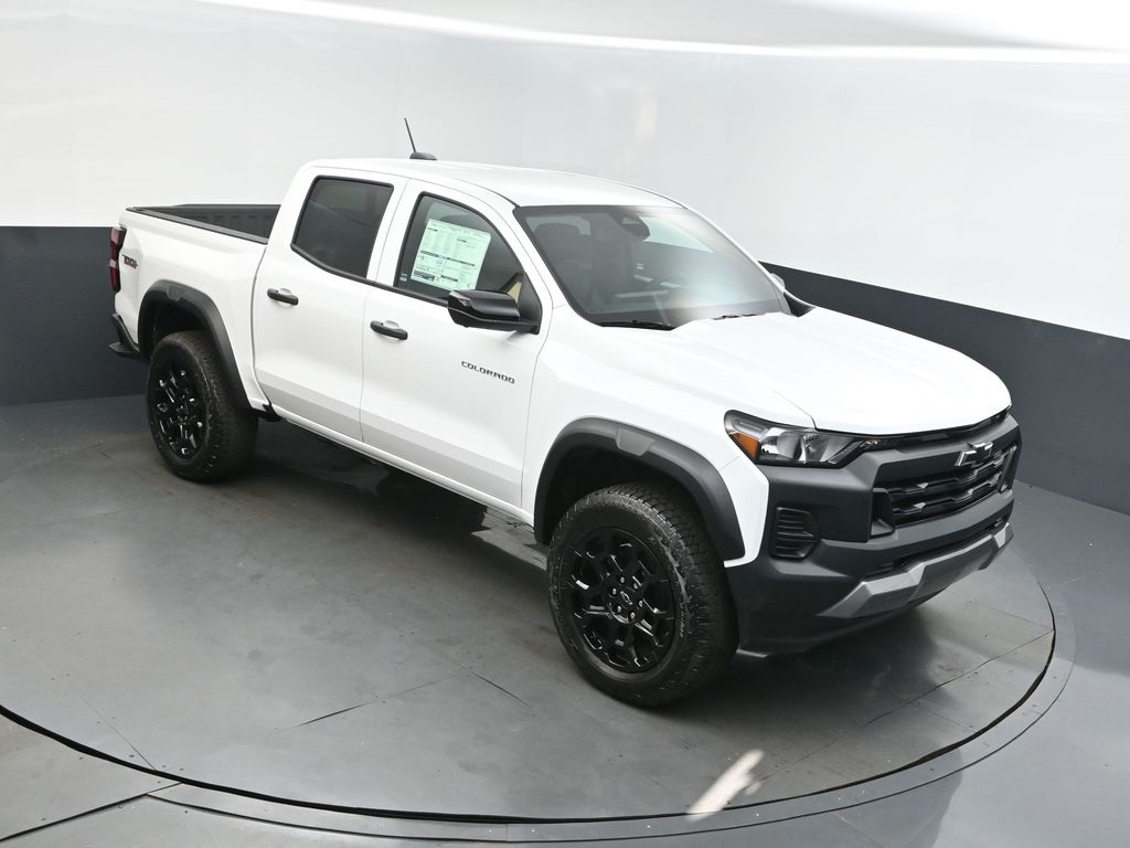 2026 Summit White Chevrolet Colorado Trail Boss Truck