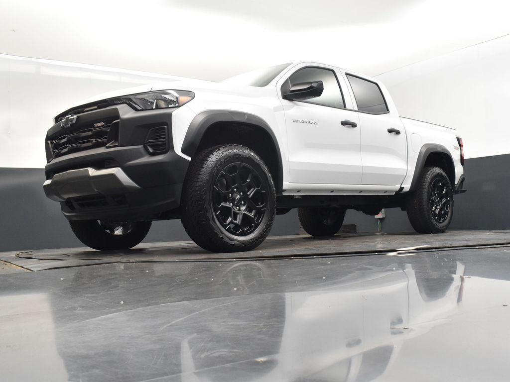 2026 Summit White Chevrolet Colorado 4X4 Truck