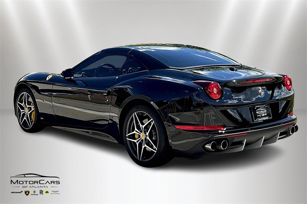 2016 Nero Daytona Ferrari California T RWD Convertible