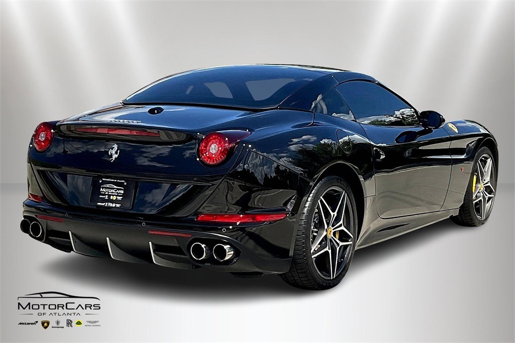 2016 Nero Daytona Ferrari California T RWD Convertible