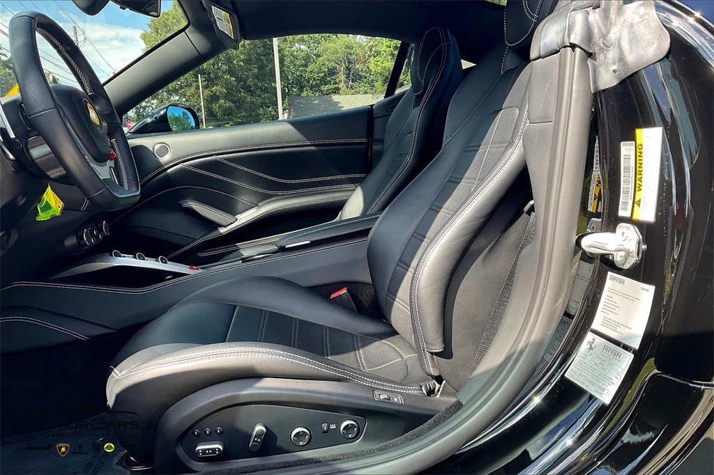 2016 Nero Daytona Ferrari California T RWD Convertible