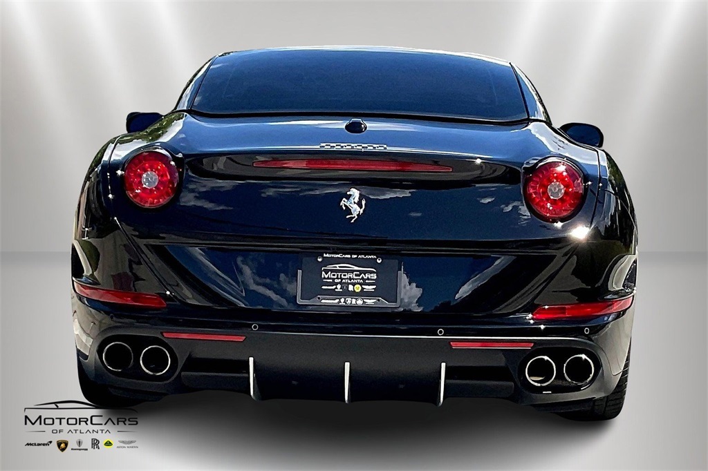 2016 Nero Daytona Ferrari California T RWD Convertible