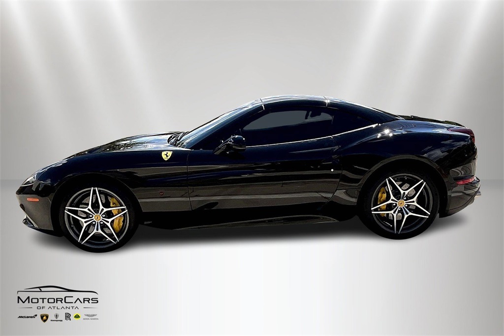 2016 Nero Daytona Ferrari California T RWD Convertible