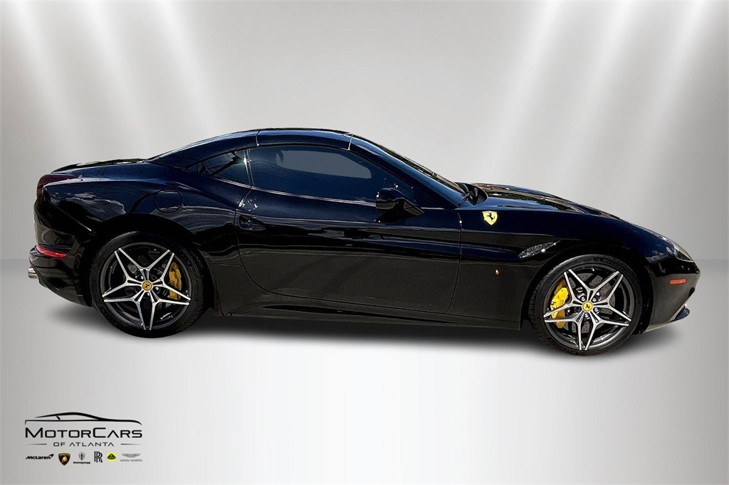 2016 Nero Daytona Ferrari California T RWD Convertible