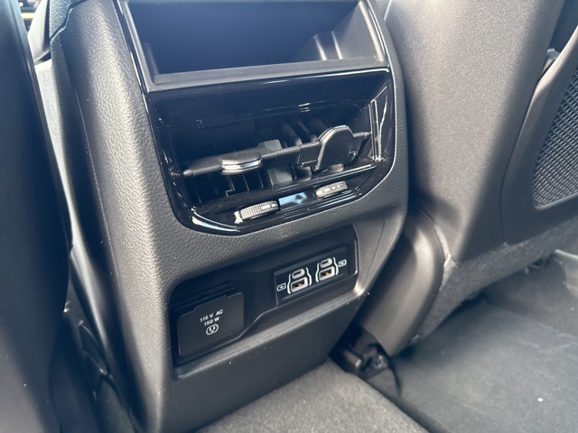 2025 Jeep Grand Cherokee Altitude photo 10