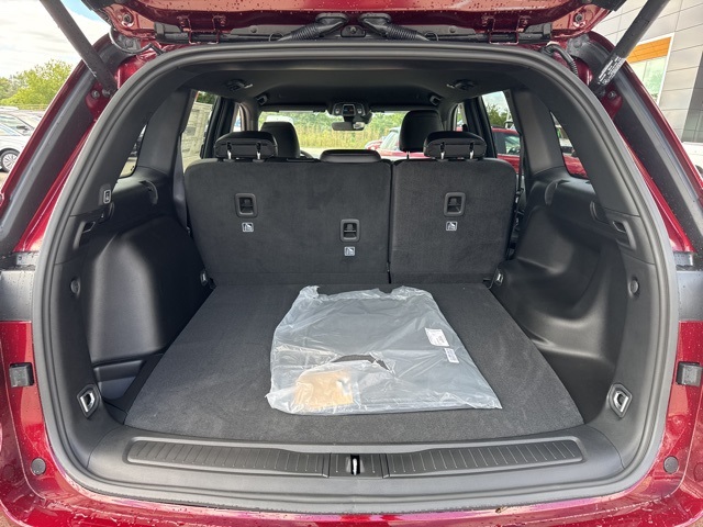 2025 Jeep Grand Cherokee Altitude photo 6