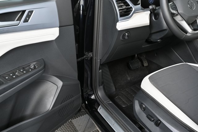 used 2025 Volkswagen Taos car, priced at $25,900