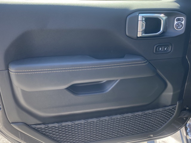 new 2025 Jeep Gladiator car, priced at $41,063