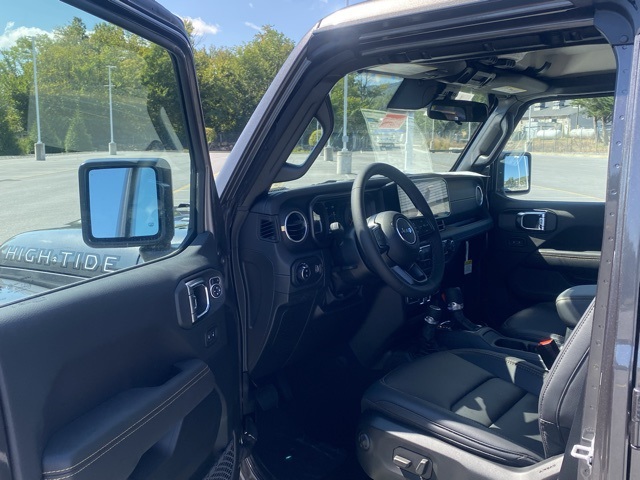 new 2025 Jeep Gladiator car, priced at $41,063