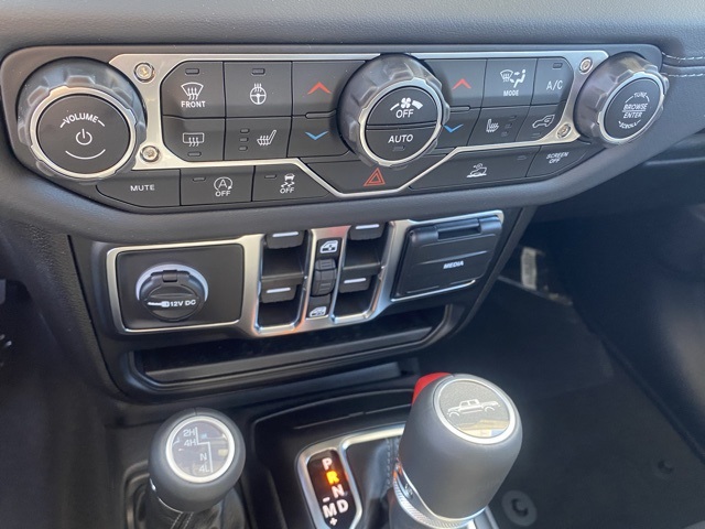 new 2025 Jeep Gladiator car, priced at $41,063