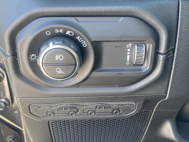 new 2025 Jeep Gladiator car, priced at $41,063