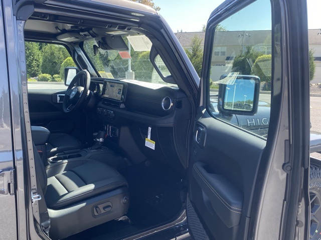 new 2025 Jeep Gladiator car, priced at $41,063