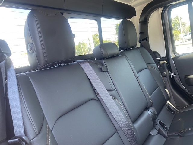 new 2025 Jeep Gladiator car, priced at $41,063