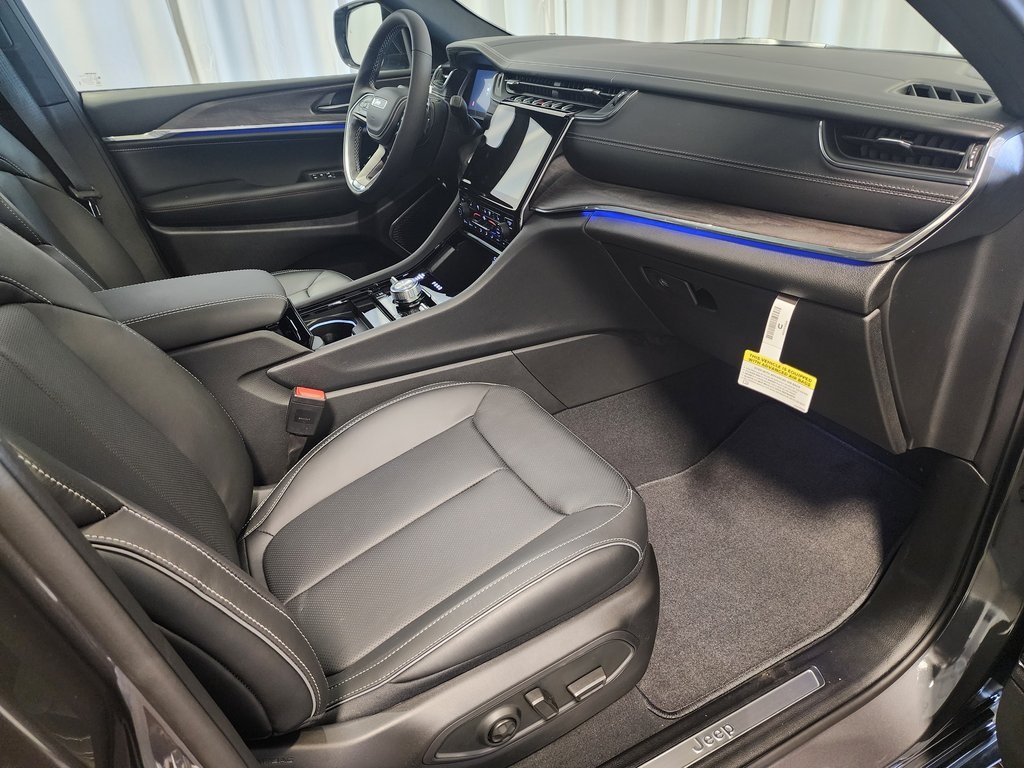new 2025 Jeep Grand Cherokee L car, priced at $57,862