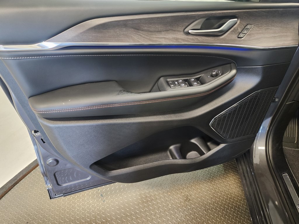 new 2025 Jeep Grand Cherokee L car, priced at $57,862