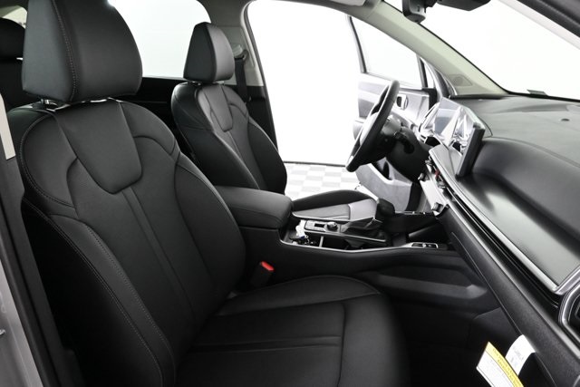 new 2025 Kia Sorento car, priced at $37,313