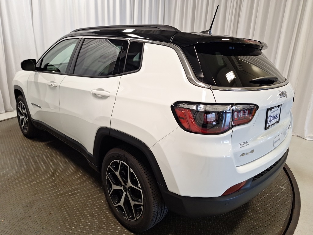 new 2026 Jeep Compass car, priced at $32,999