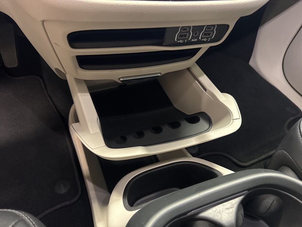 used 2024 Chrysler Pacifica car, priced at $32,372