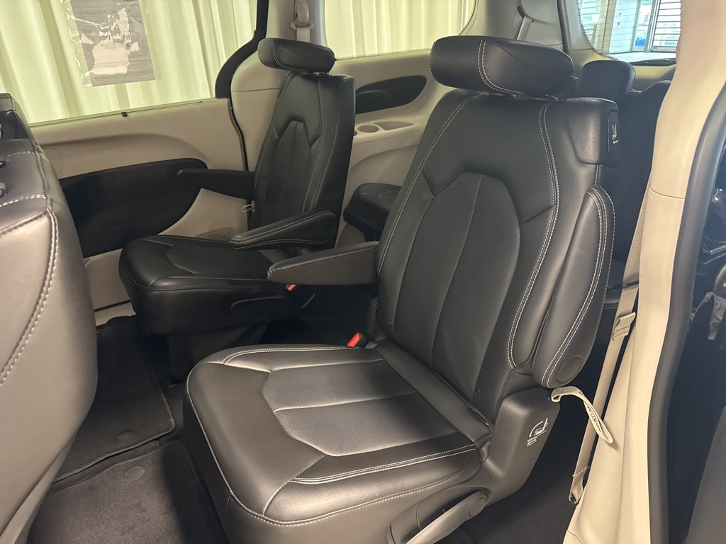 used 2024 Chrysler Pacifica car, priced at $32,372