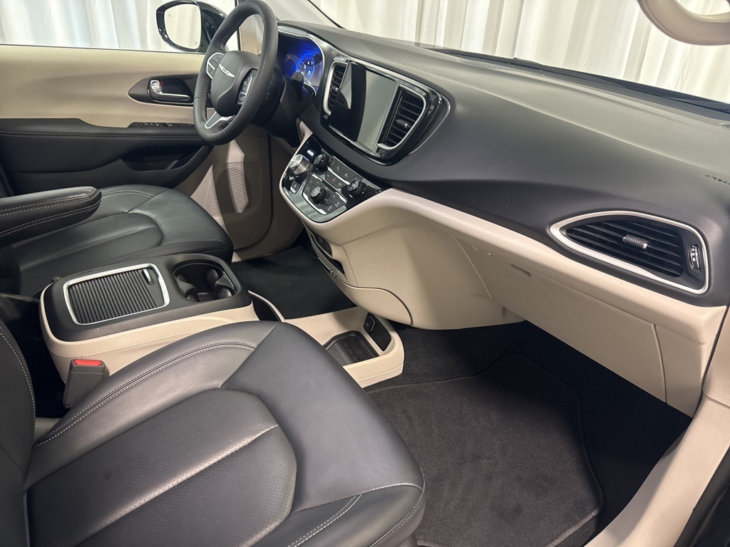 used 2024 Chrysler Pacifica car, priced at $32,372