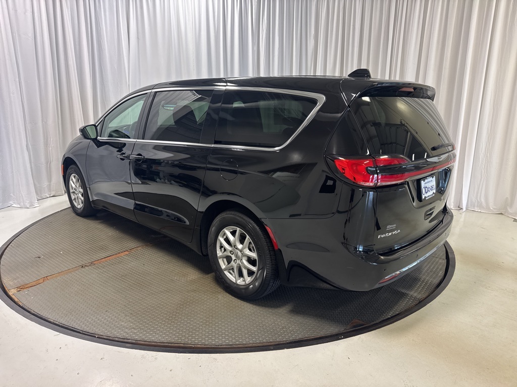 used 2024 Chrysler Pacifica car, priced at $32,372